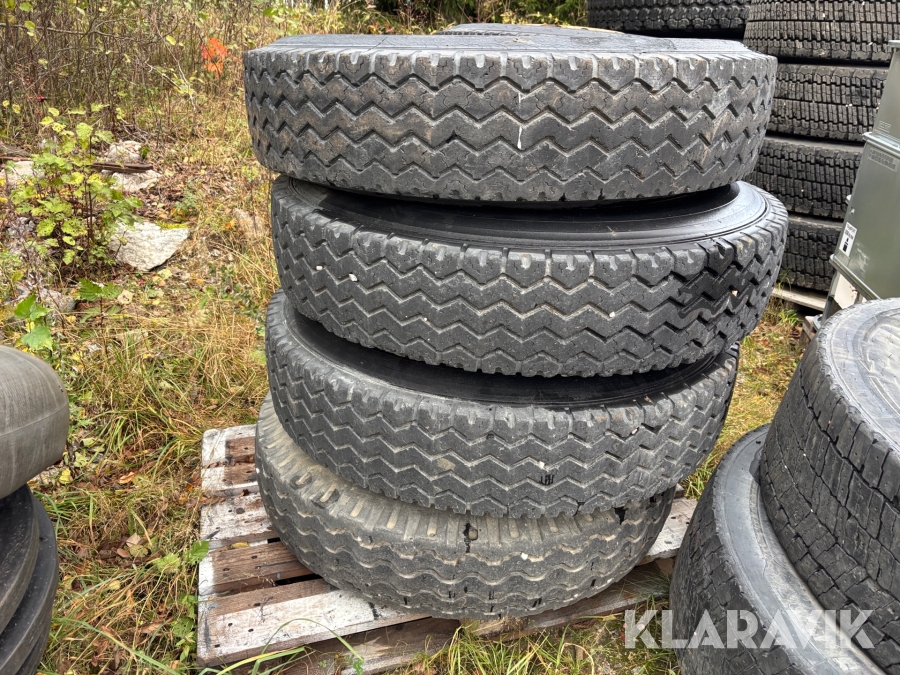 Lastbilsdäck & fälg Michelin 11.00-20 XB