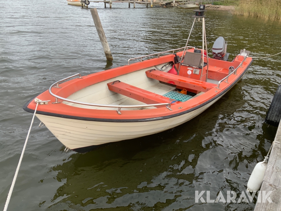 Mittpulpet Jula 560 med Mariner 45hk