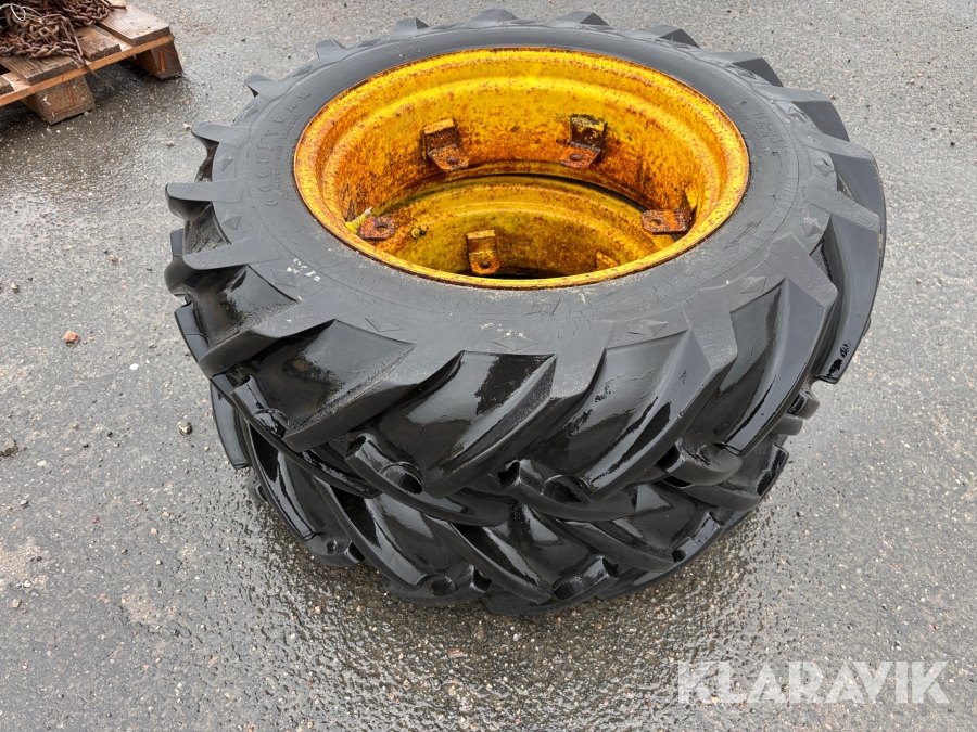 Lantbruksdäck Goodyear 11.2-24 2st med fälg