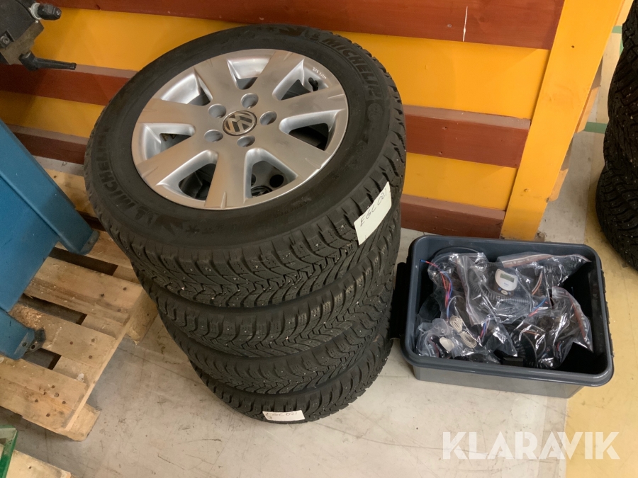 Fordonstillbehör Dräger & volkswagen alkolås, vinterdäck & förbandslådor