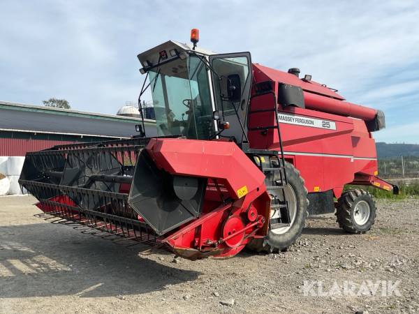 Skördetröska Massey Ferguson 25