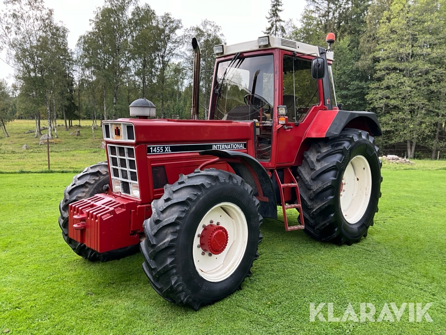 Traktor International 1455 XL