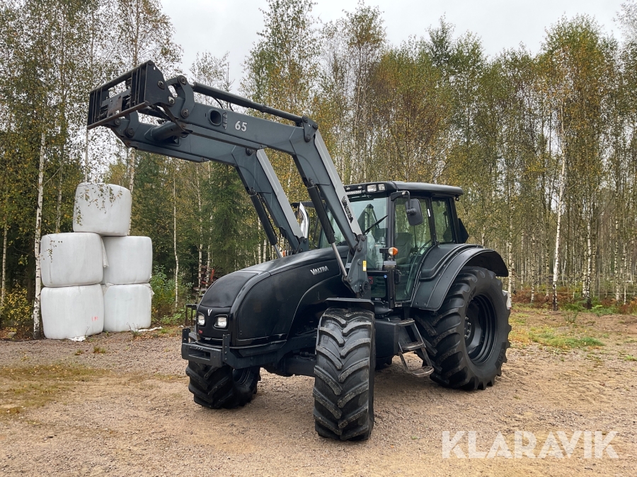 Traktor Valtra T151 Advance