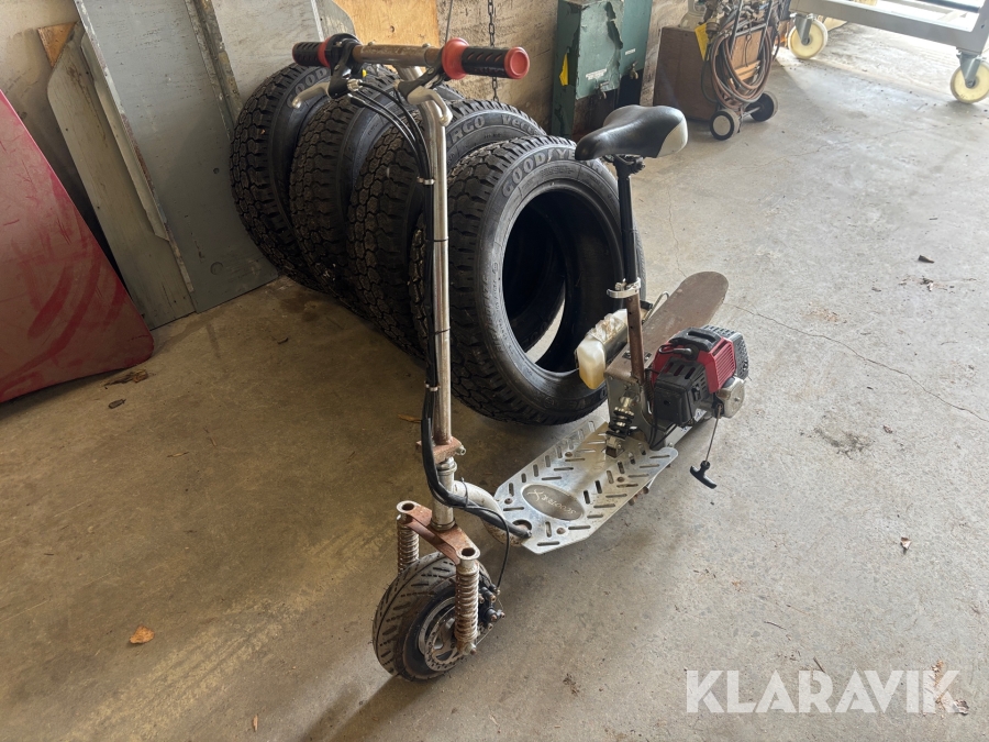 Scooter bensindriven