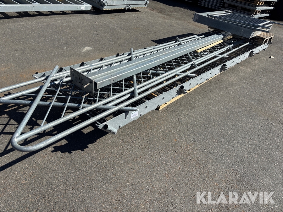 Brand/Evakueringstrappa Eurostair Rak, varmgalvad med förhöjning och vilplan, 1 st