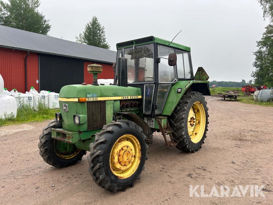 Traktor John Deere 3130
