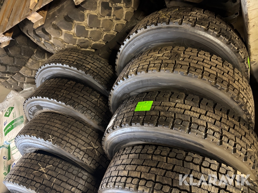 Lastbilsdäck Michelin XDW Icegrip regummerade. 8 st