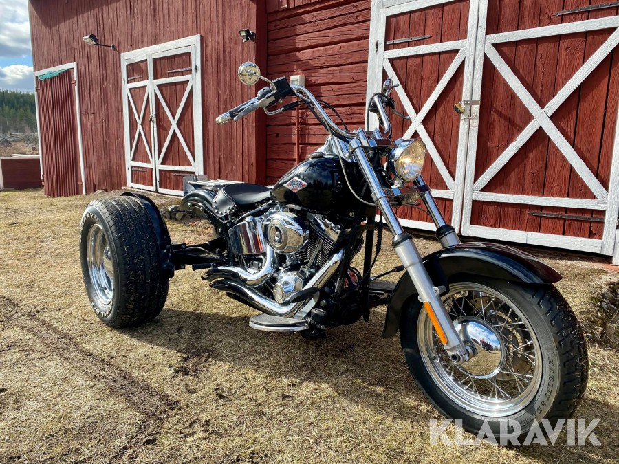 Motorcykel Harley-Davidson FLST Softail Trike