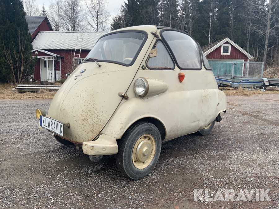 BMW Isetta med soltak och 250-kubiksmotor