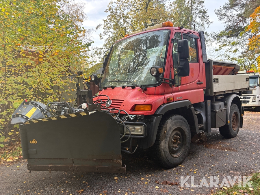 Redskapsbärare Unimog Mercedes Benz U300