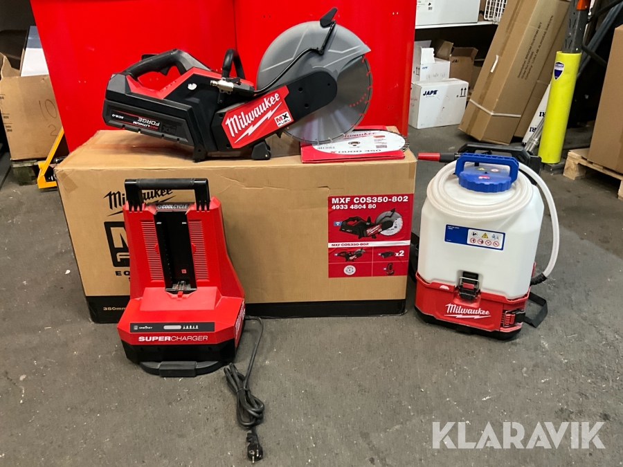 Kapmaskin Milwaukee MXF COS350G2-802 MX Fuel ink vattentank, batterier & laddare
