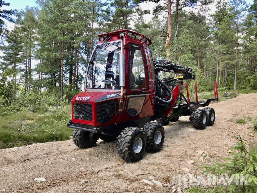 Skogsmaskin Alstor 840 8x8 Pro Combi med skördaraggregat