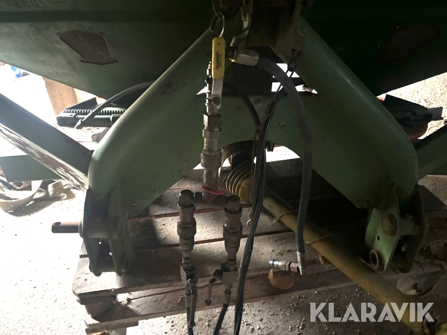 Konstgödselspridare Amazone ZA-U 1501