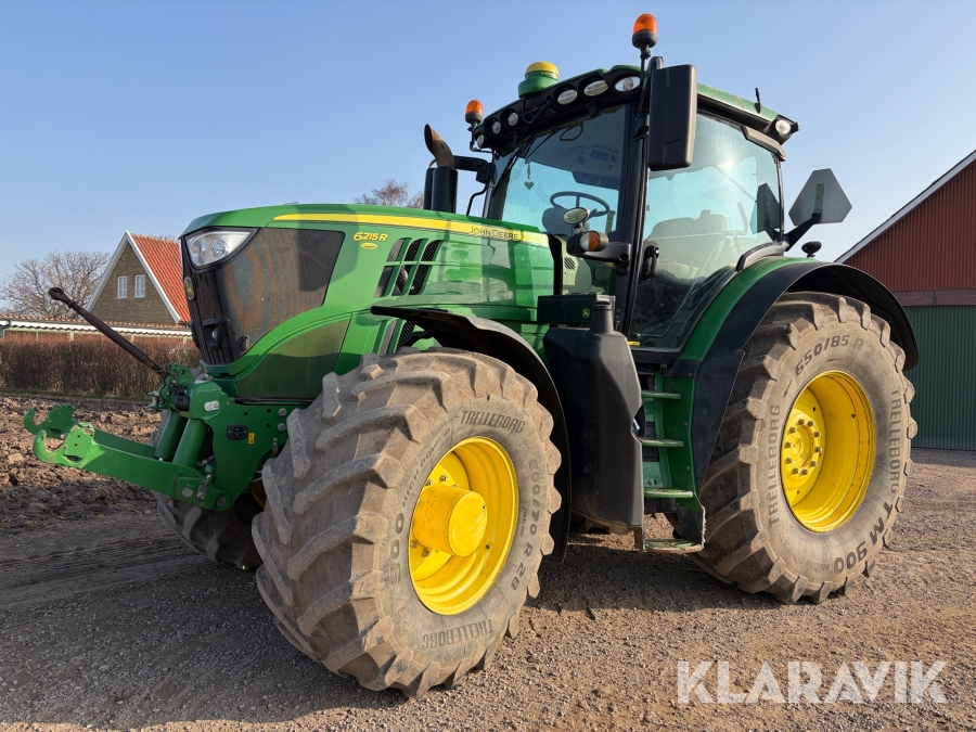 Traktor John Deere 6215R