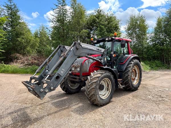 Traktor Valtra N121 HiTech