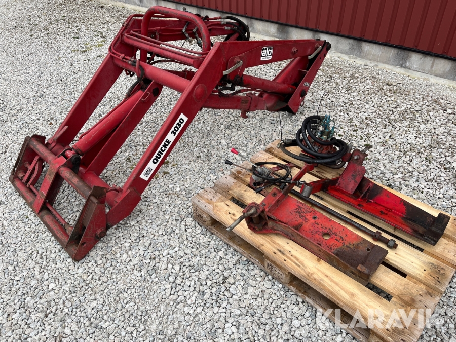 Hydraulisk lastare med fästjärn och Ventilpaket Ålö Quicke 3030 Volvo bm 600