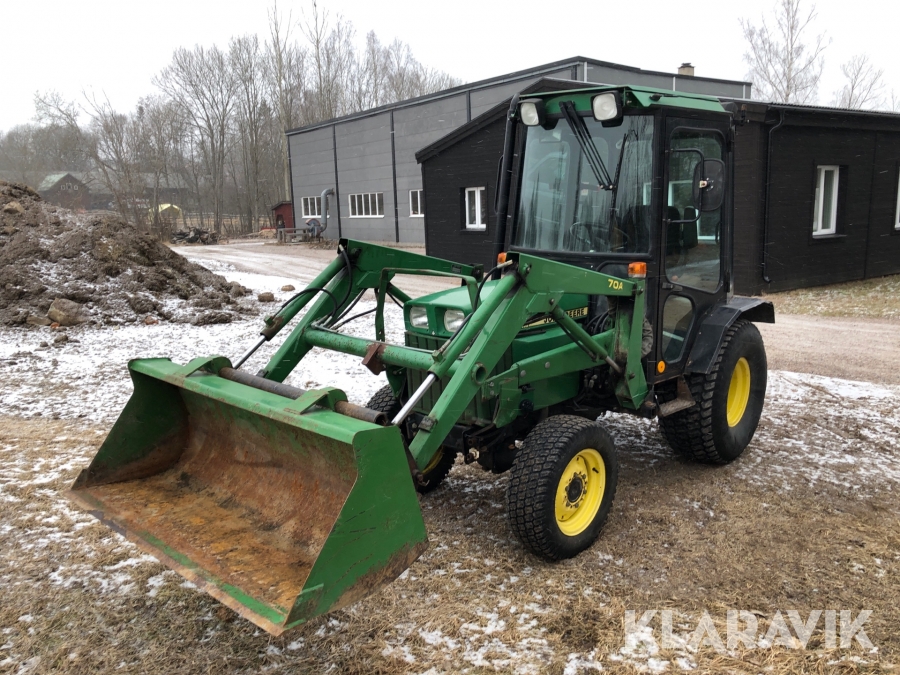 Traktor John Deere 955 med lastare och skopa