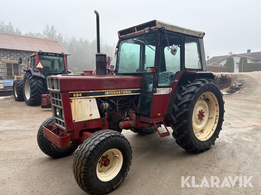 Traktor International 684