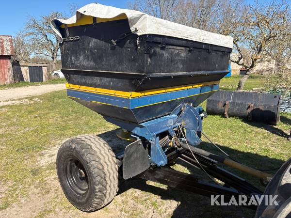 Gödningsspridare med sulky Bogballe M1T 1500kg 12m