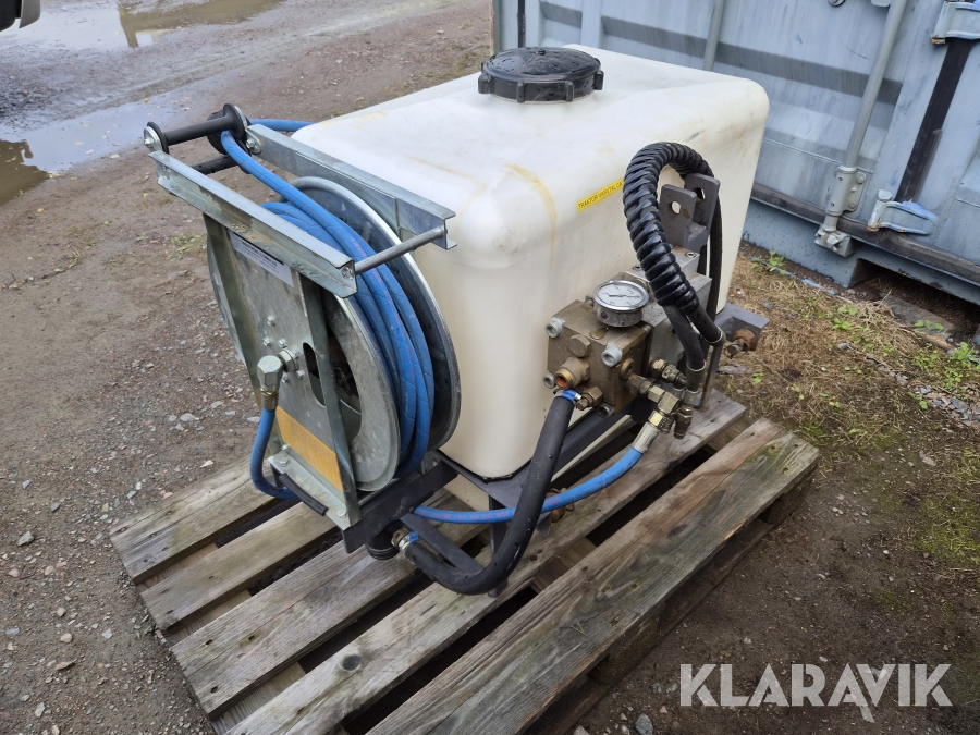 Tank med slangvinda Lindströms Trepunkt kompakt traktor