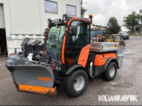 Redskapsbärare Holder C65 SC med vikplog & sandspridare