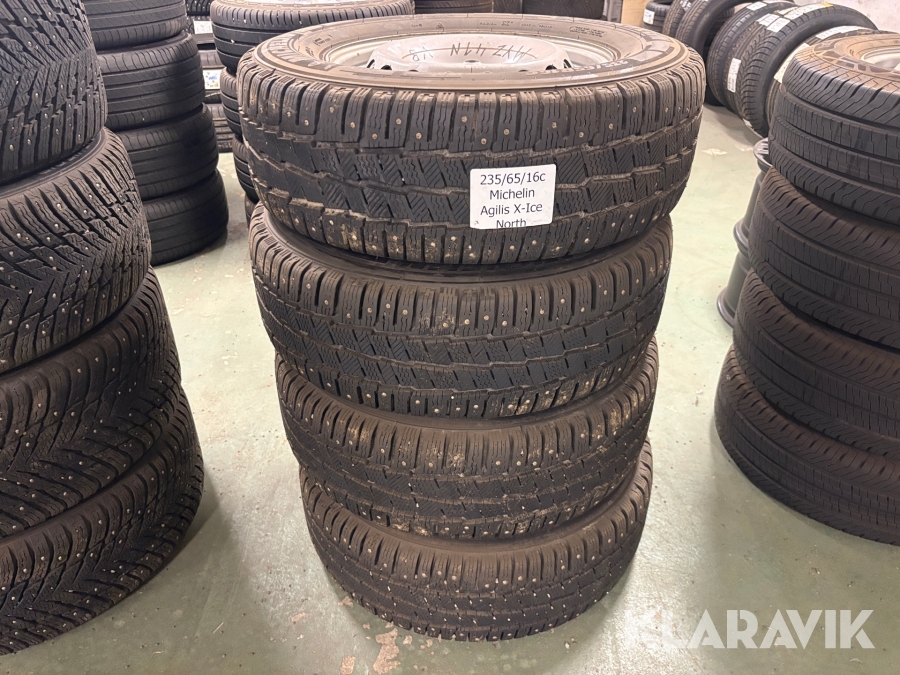Däck med fälg Michelin Agilis X-Ice North 235/65R16c 4st