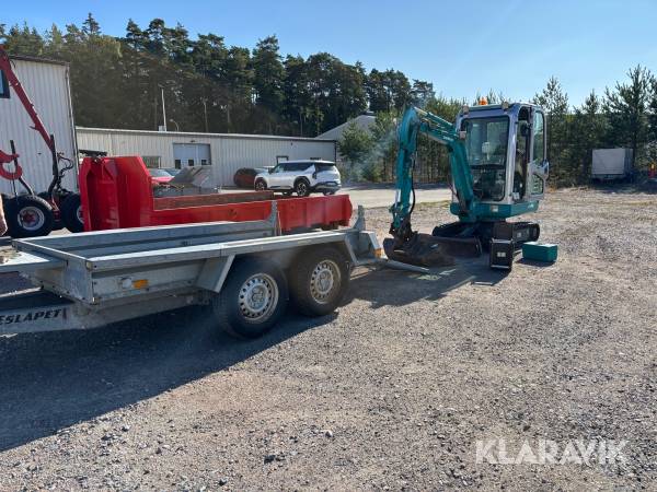 Grävmaskin Sunward Swe20B med släp och 3 skopor