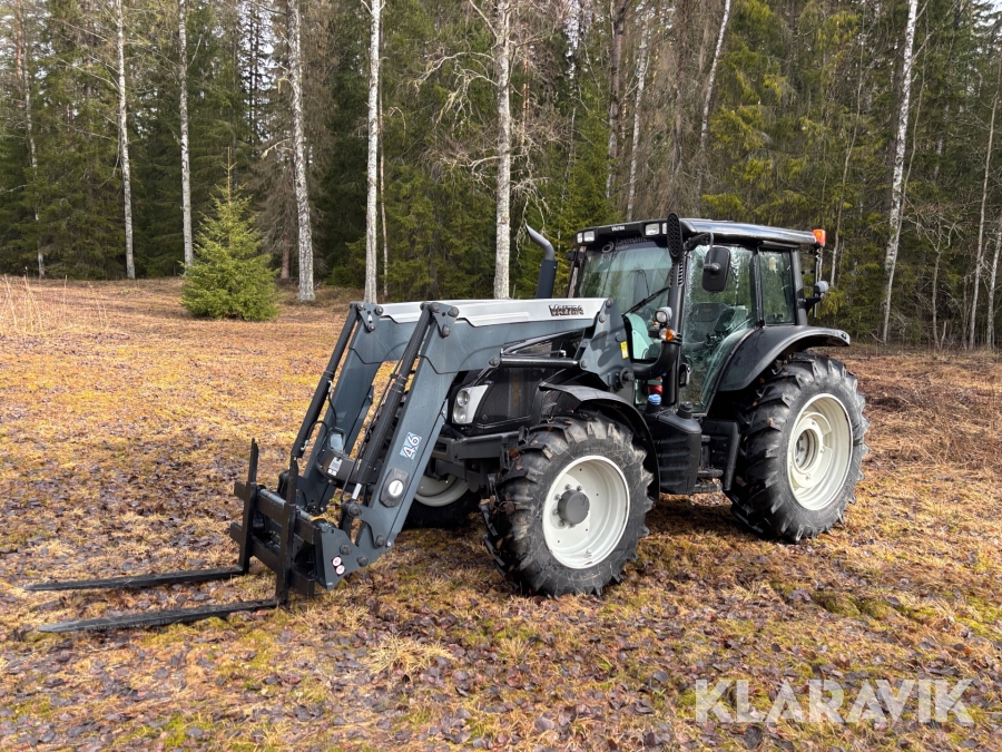 Traktor Valtra N113 med lastare & redskap