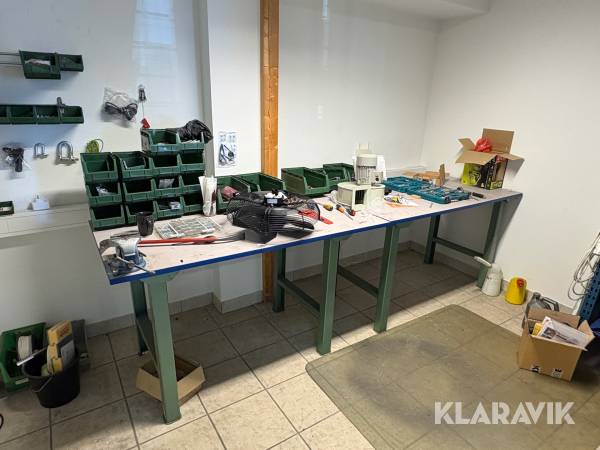 Verktygsbord med skruvstäd 2st