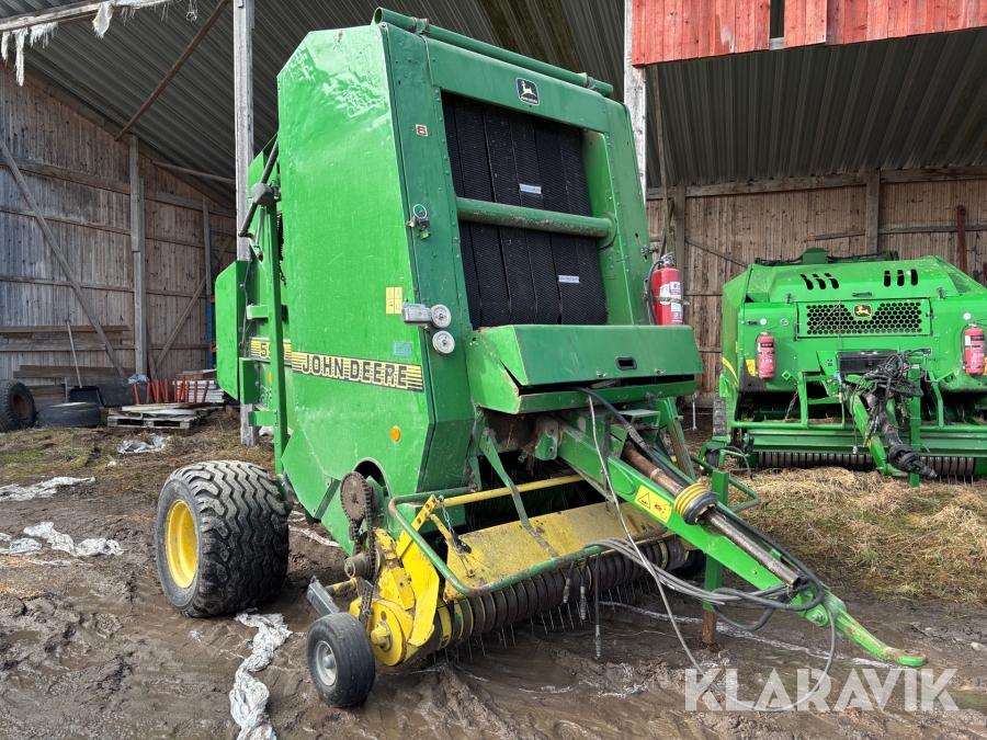Rundbalspress John Deere 590