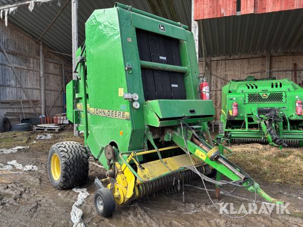 Rundbalspress John Deere 590