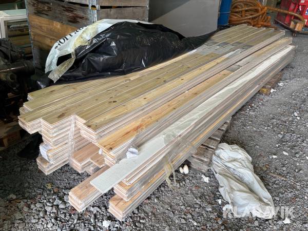 Panel Norrlands Trä 15x118 vitmålad finsågad slätspont