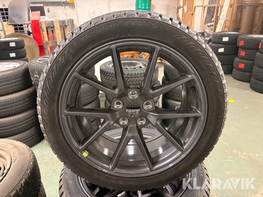 Däck med fälg Hakkapeliitta 10 FV 235/45R18 4st