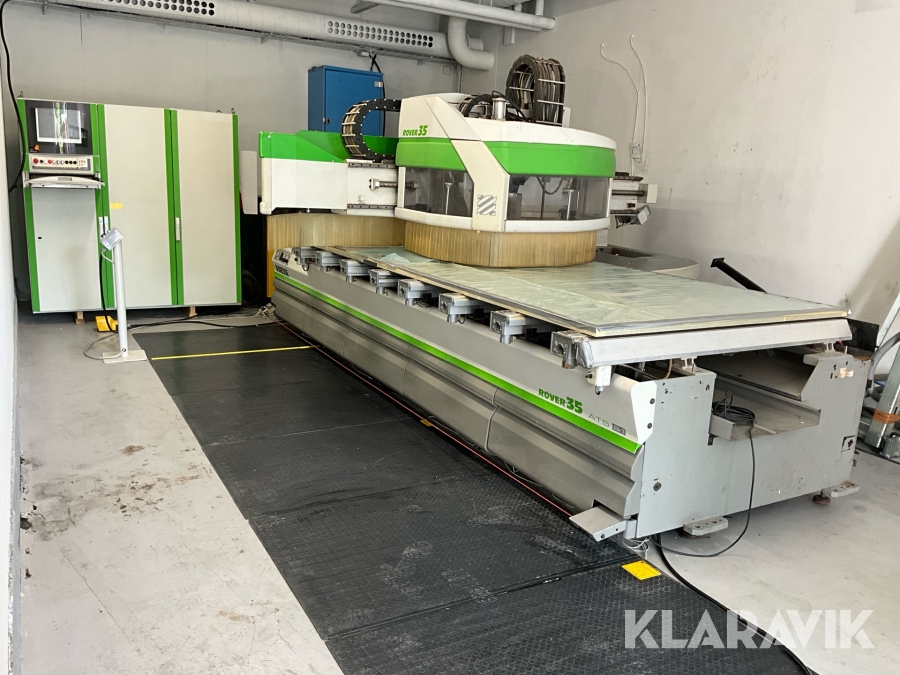 CNC Biesse Rover 35 ATS S1 för träbearbetning med vakuumbord och verktygsväxlare 