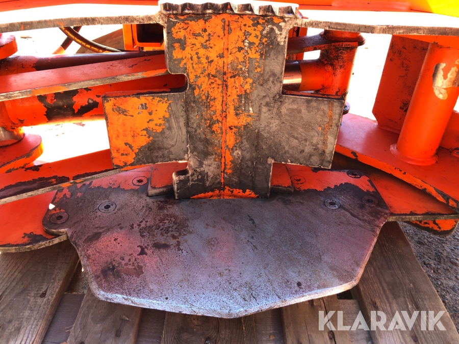 Klaravik Auktioner | Trädklipp KarhuKoura
