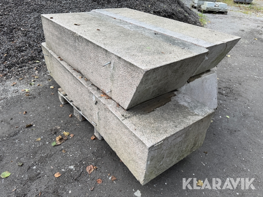 Stenblock 4 st snedsågade