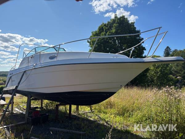 Motorbåt Rinker Fiesta Vee 265