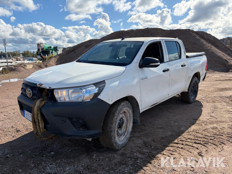 Pickup Toyota Hilux VIII 2.4 D 4WD