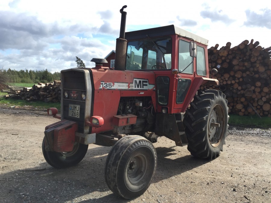 Traktor MASSEY FERGUSON