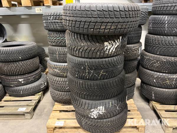 Vinterdäck 17 tum olika fabrikat och dimensioner 18 st