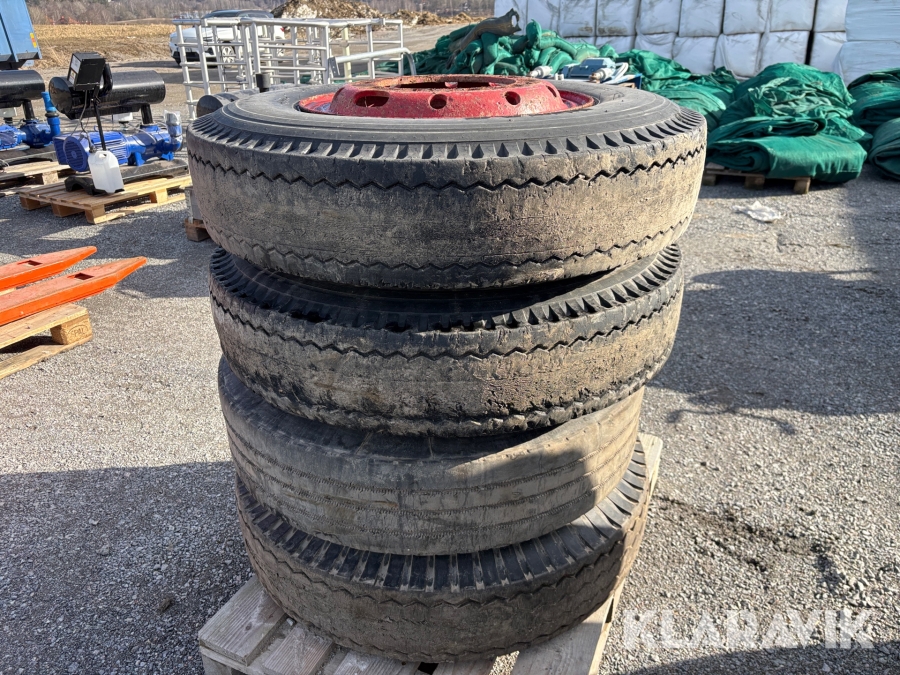 Lastbilsdäck 4 st 10.00-20