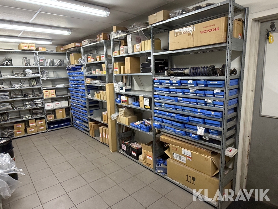 Stort parti med reservdelar/servicedelar till Honda