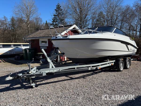 Motorbåt Finnmaster T6 med Yamaha F200 och båttrailer