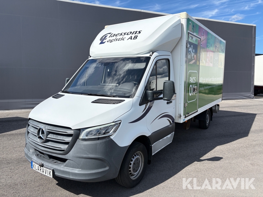 Lätt lastbil Mercedes-Benz Sprinter med bakgavellyft