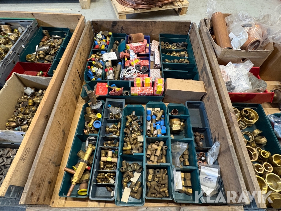 Parti med rörkopplingar