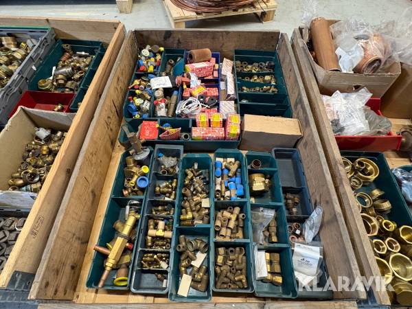 Parti med rörkopplingar