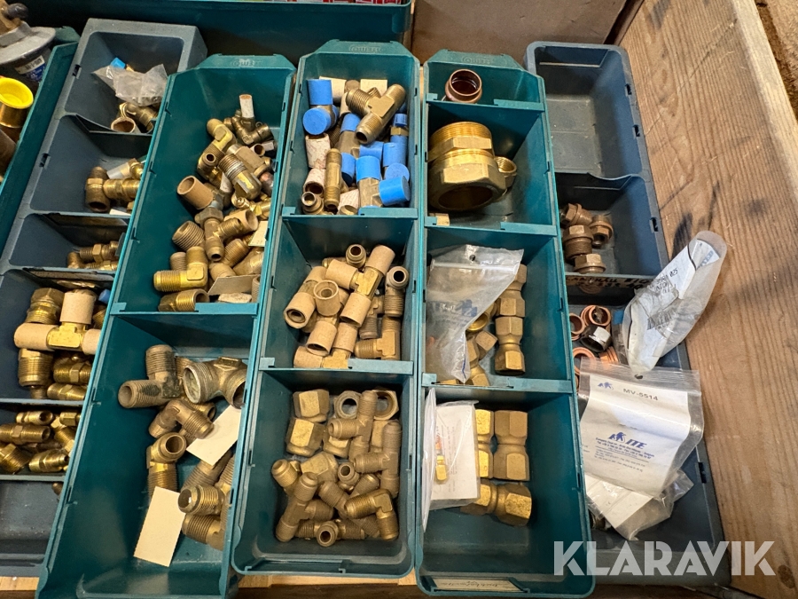 Parti med rörkopplingar, Eslöv, Klaravik auktioner