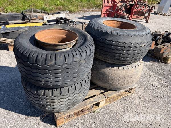 Däck med fälg 400/60-15.5 4st