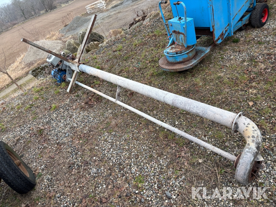 Gödselpump med utlastningsrör