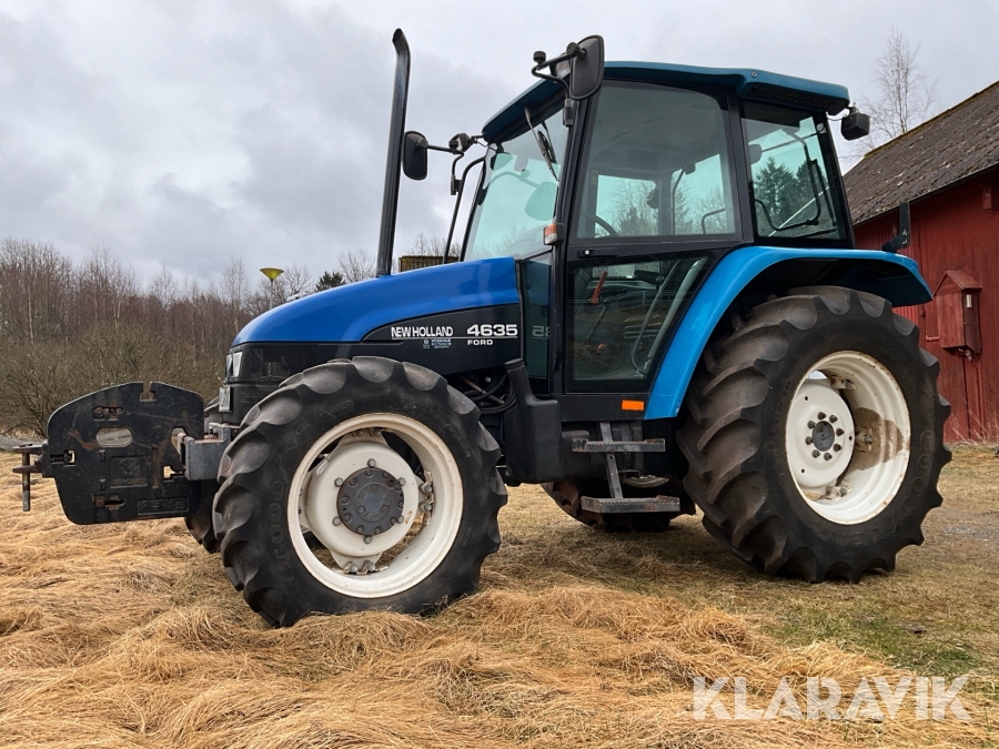 Traktor New Holland 4635 4WD